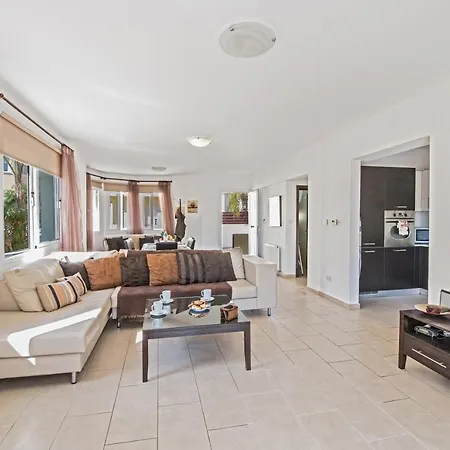 빌라 Nancy 프로타라스