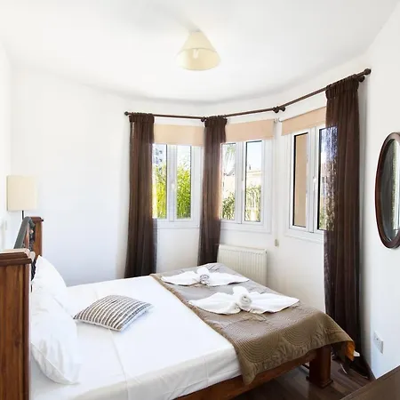 Nancy Villa Protaras