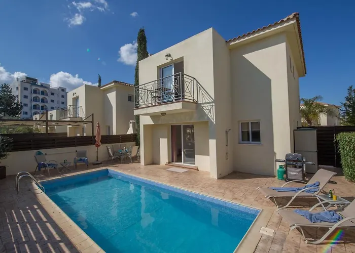 Nancy Villa Protaras